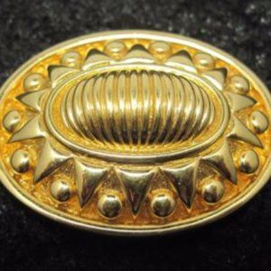 FLASH SALE Swarovski Swan Signed Vintage Goldtone Oval Brooch Quality Detail